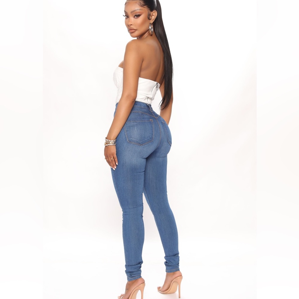 Fashion nova classic beauty medium wash jeans